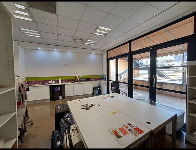 194M² OFFICE TO LET IN MELROSE ARCH